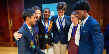 Među najboljim govornicima sveta: Konstantin Svilokos doneo Srbiji medalju