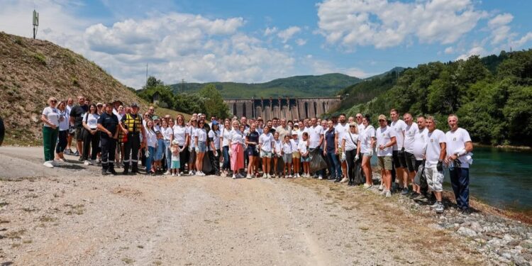 Stotine mladih volontera u ekološkoj akciji: Drina spremna za regatu