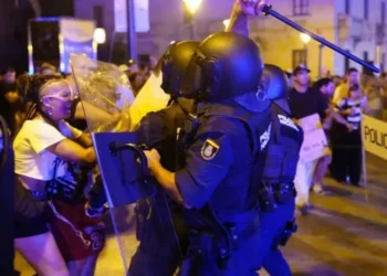 Španija: Sukobi u Palma de Majorci – Policija gumenim mecima rasterala demonstrante