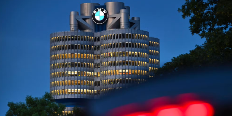 BMW pod pritiskom krize: Do 8.000 radnih mesta manje do kraja 2027. godine