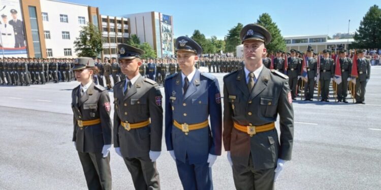 Svečana promocija na Banjici: U stroj stupilo 130 novih oficira Vojske Srbije