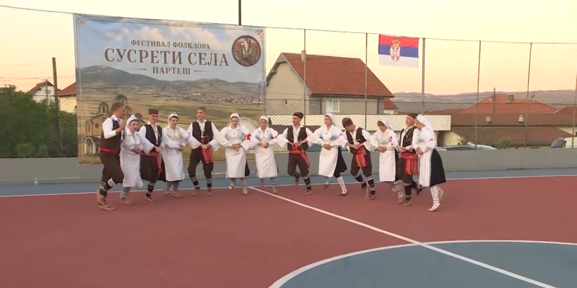 Prvi Festival folklora „Susreti sela“ u Partešu: Srpska pesma odjeknula Kosmetom