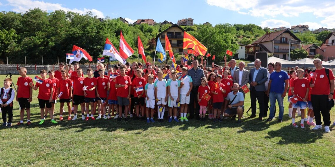 Mladi iz dijaspore okupili se u Aleksandrovcu: Počeo letnji kamp