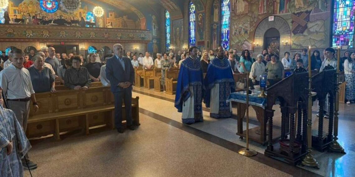 Parastos za Ratka Mladića u Čikagu: Srpska zajednica se okupila u Crkvi Vaskrsenja Hristovog