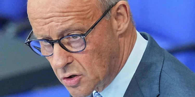 Nemačka vladajuća partija sprema smenu kancelara Merca