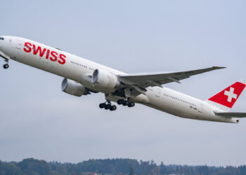 Hemijski miris u avionu iz Čikaga: Putnicima pozlilo iznad Atlantika