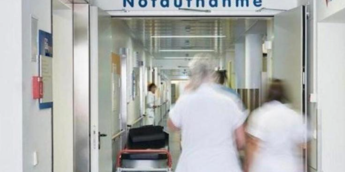 Užas u Beču: Mladić nožem sebi odsekao polni organ, pa ga pojeo