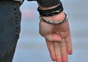 SOS znak rukom spasao devojčicu u Rimu od pokušaja seksualnog napada