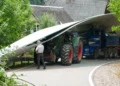 Drama na putu u Nemačkoj: Pala lopatica vetroturbine teška 27 tona