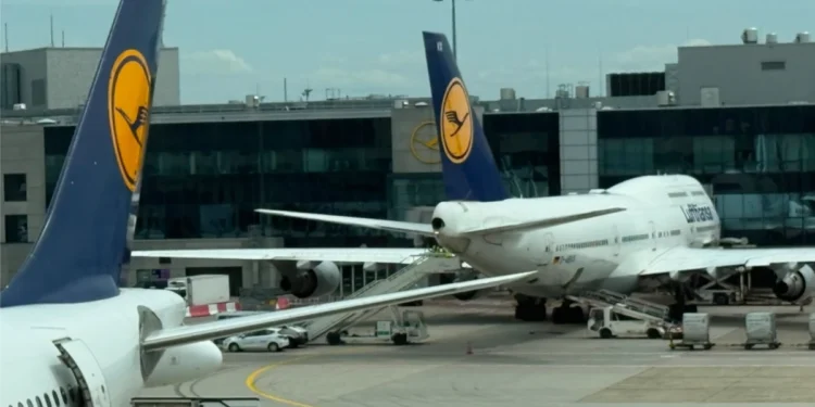 Lufthansa pod udarom: Kerozin i štrajkovi napravili gubitak od 900 miliona evra