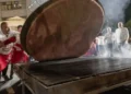 Oboren rekord na Roštiljijadi: Napravljena pljeskavica od 90,5 kilograma