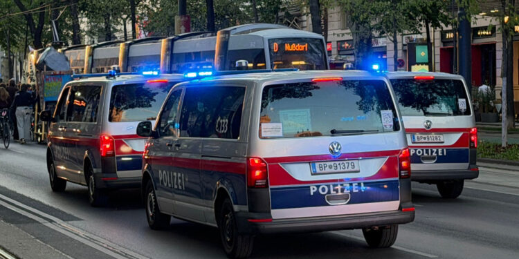 Dvostruki napad u austrijskoj prestonici: Policija traga za napadačem