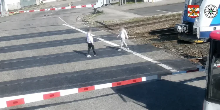 Češka policija objavila dramatičan snimak sa pruge: Jedan muškarac poginuo