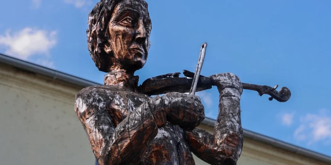 Sabor violinista okupio 22 izvođača pred punim stadionom u Pranjanima