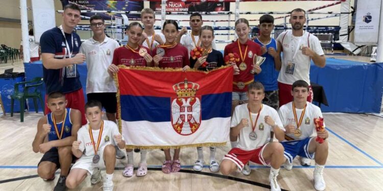 Veliki uspeh Srbije u Španiji: Mladi bokseri osvojili 10 medalja
