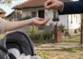 Prijave za kuću na selu: Majke mogu da spoje dve državne subvencije