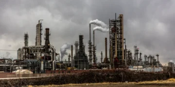 Industrijsko postrojenje za preradu nafte