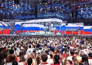Srbija na Uralu pokazala snagu neutralnosti: Mladi čuvaju most između Evrope i Rusije