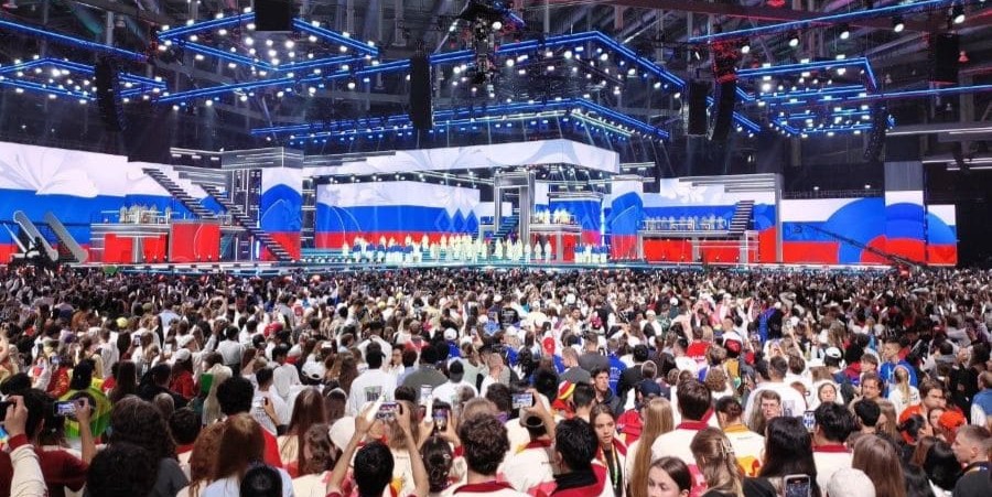 Srbija na Uralu pokazala snagu neutralnosti: Mladi čuvaju most između Evrope i Rusije