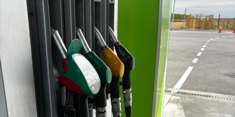 Skoro pola računa na pumpi odlazi državi: Gde je gorivo najskuplje u EU?