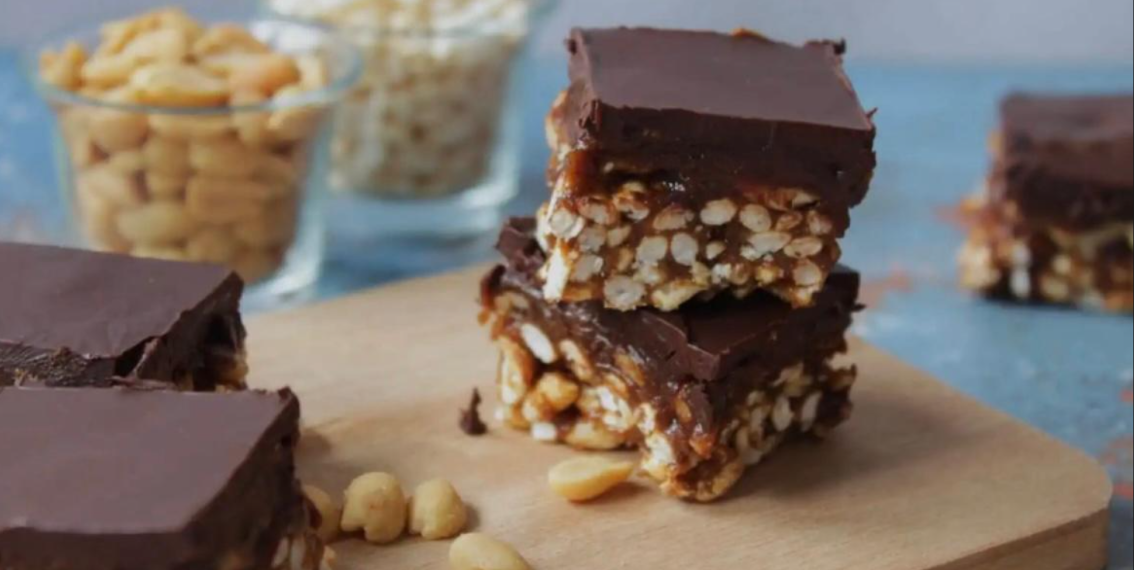 Ako volite Snickers, ove proteinske kockice će vam se sigurno dopasti
