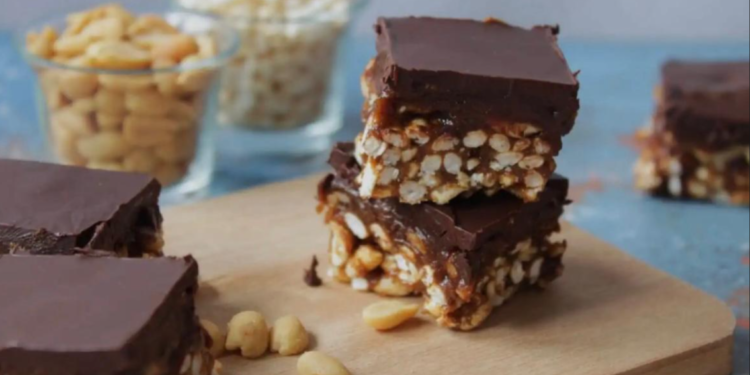Ako volite Snickers, ove proteinske kockice će vam se sigurno dopasti