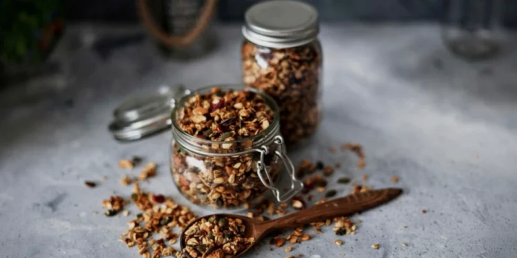 Domaća granola sa cimetom i medom: Hrskava, mirisna i jednostavna