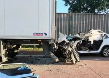 Uništen automobil posle smrtonosne nesreće na auto-putu A1 kod Bremena