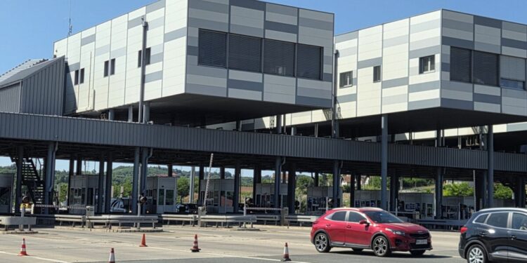 Uređeniji autoputevi privukli rekordan saobraćaj: Srbijom prošlo 26,2 miliona vozila
