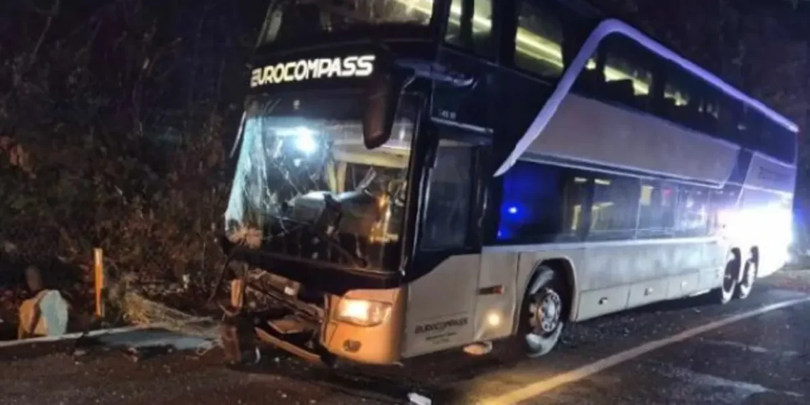 Stena pala na autobus pun učenika u Crnoj Gori: Petoro povređeno