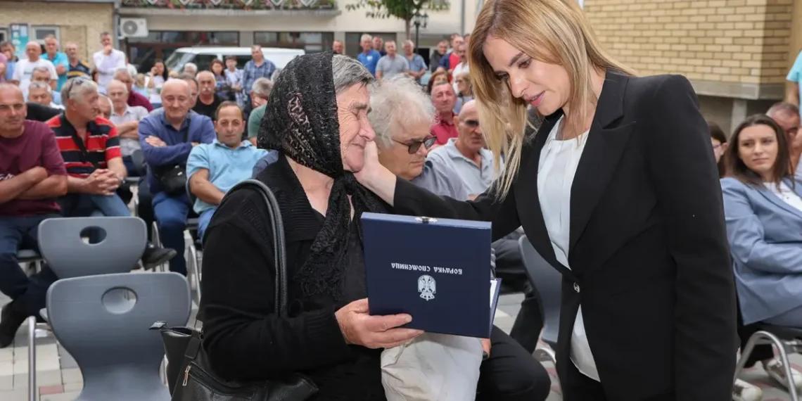 Ne zaboravljamo naše heroje: Borcima uručene spomenice u Bosilegradu