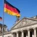 Nemačke zastave ispred Rajhstaga u Berlinu