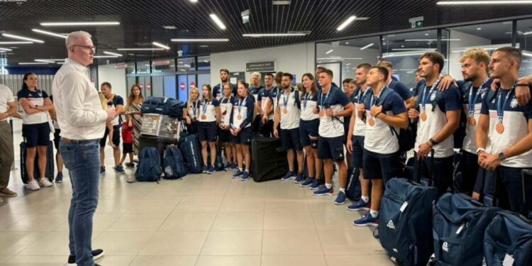 Čelnici OKS-a dočekali srpske sportiste posle Igara u Tarantu