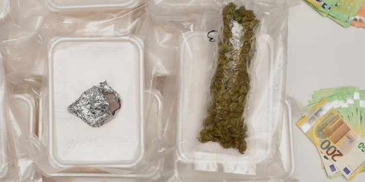 Rekordna zaplena u Austriji: U automobilu 15 kilograma „parti-droge“