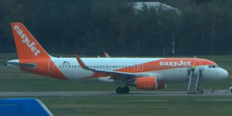 Uzbuna u Italiji: Iz aviona EasyJeta hitno evakuisano 146 putnika