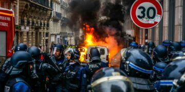 Francuska policija tokom protesta