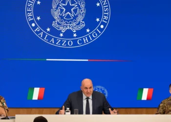 Italijanski ministar odbrane Gvido Krozeto na konferenciji za novinare
