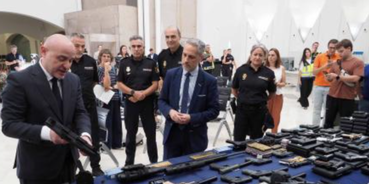 U Španiji zaplenjeno 644 vrsta oružja: Uhapšeno sedam osoba