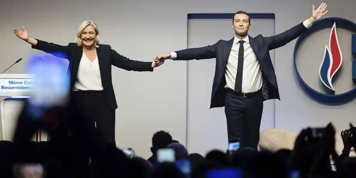 Marin Le Pen i Žordan Bardela na skupu