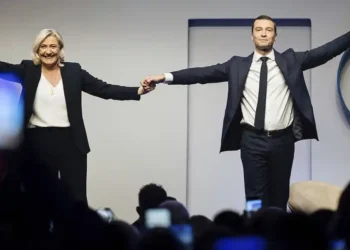 Marin Le Pen i Žordan Bardela na skupu