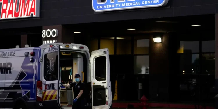 Hitna pomoć ispred bolnice u Las Vegasu – FOTO: FOX5 Vegas