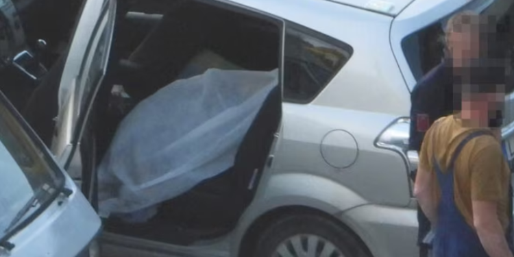 Radnik auto-kuće u Austriji otkrio leš na zadnjem sedištu vozila