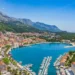Panorama Makarske i gradske rive