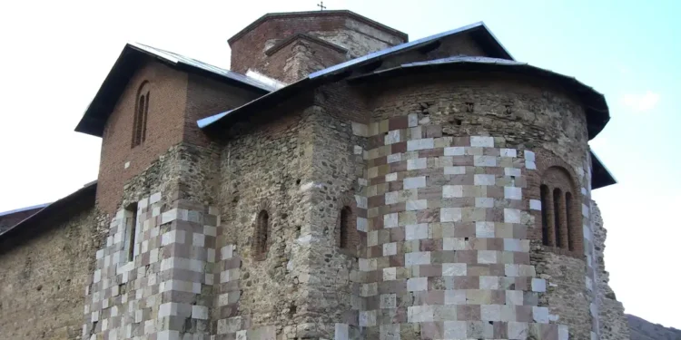 Arhivska fotografija manastira Banjska iz 2007. godine