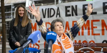 Marikarmen Abaskal tokom protesta protiv prinudnog iseljenja u Madridu