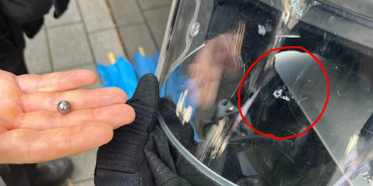 Haos na protestu „Mir za sve na svetu“: U Kelnu policajci gađani čeličnim kuglama
