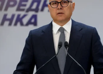 Miloš Vučević govori na skupu Srpske napredne stranke