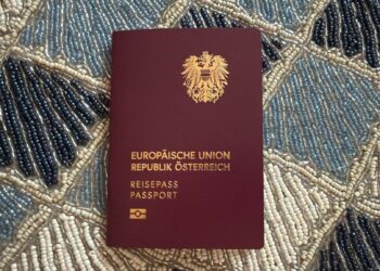 Afera u ambasadi Austrije u Londonu: Strancima izdato 79 pasoša