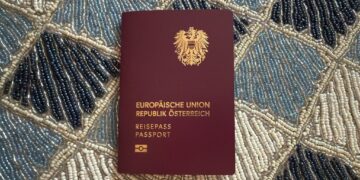 Afera u ambasadi Austrije u Londonu: Strancima izdato 79 pasoša