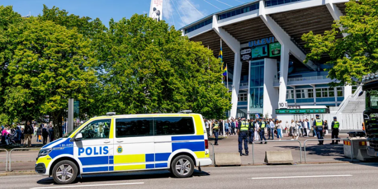 Dečak od 12 godina krenuo vozom da ubije za 8.900 evra
